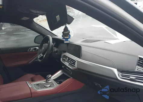 2022 BMW X6 xDrive40I z USA, uszkodzony, nr VIN 5UXCY6C01N9J52245